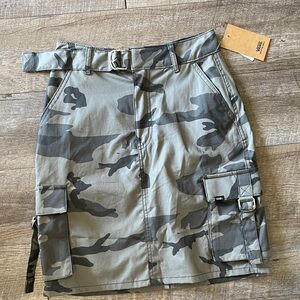 NWT Vans Camo Print Cobra Cargo Ski Skirt 100% Cotton